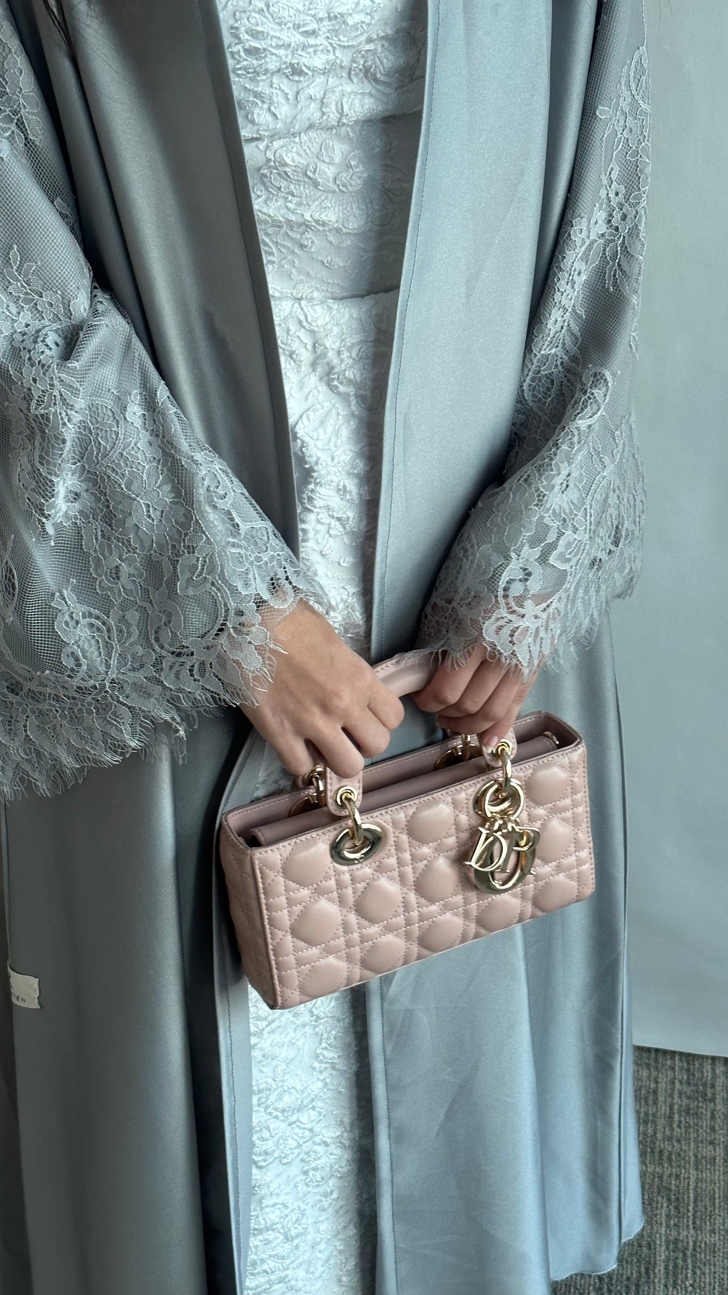 Lace abaya ( تسليم فوري ) !