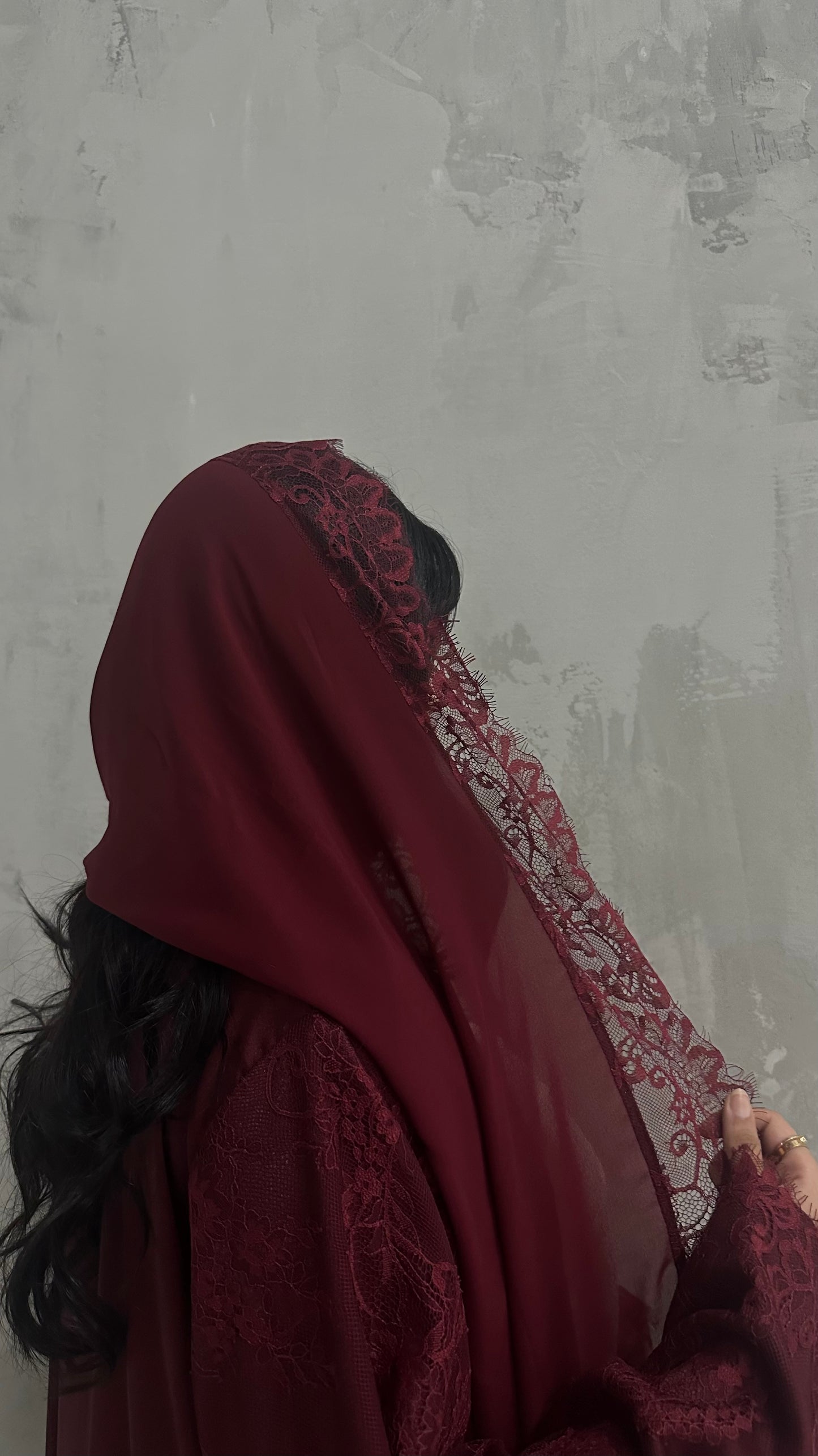 Lace abaya ( تسليم فوري ) !