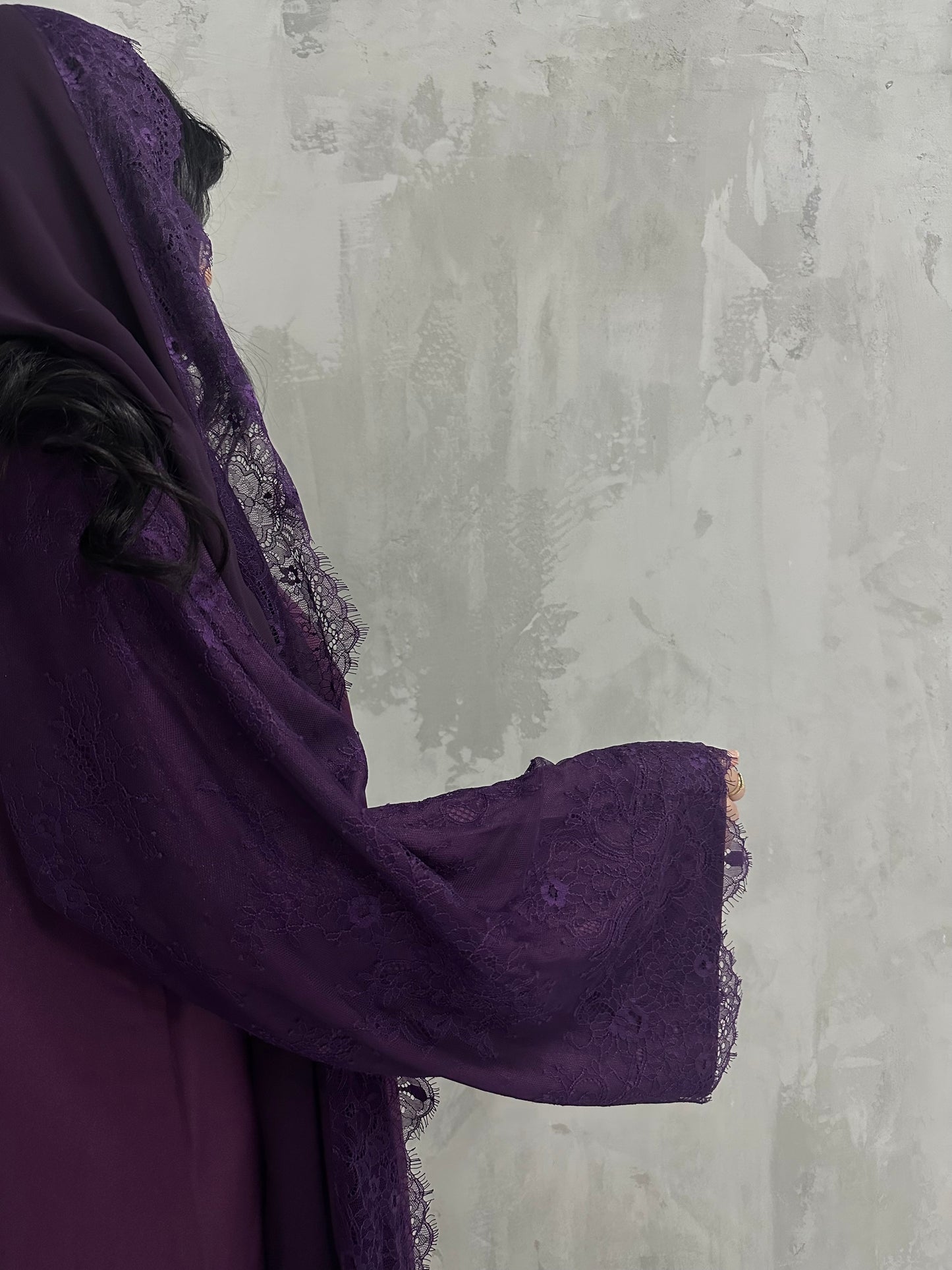 Lace abaya ( تسليم فوري ) !