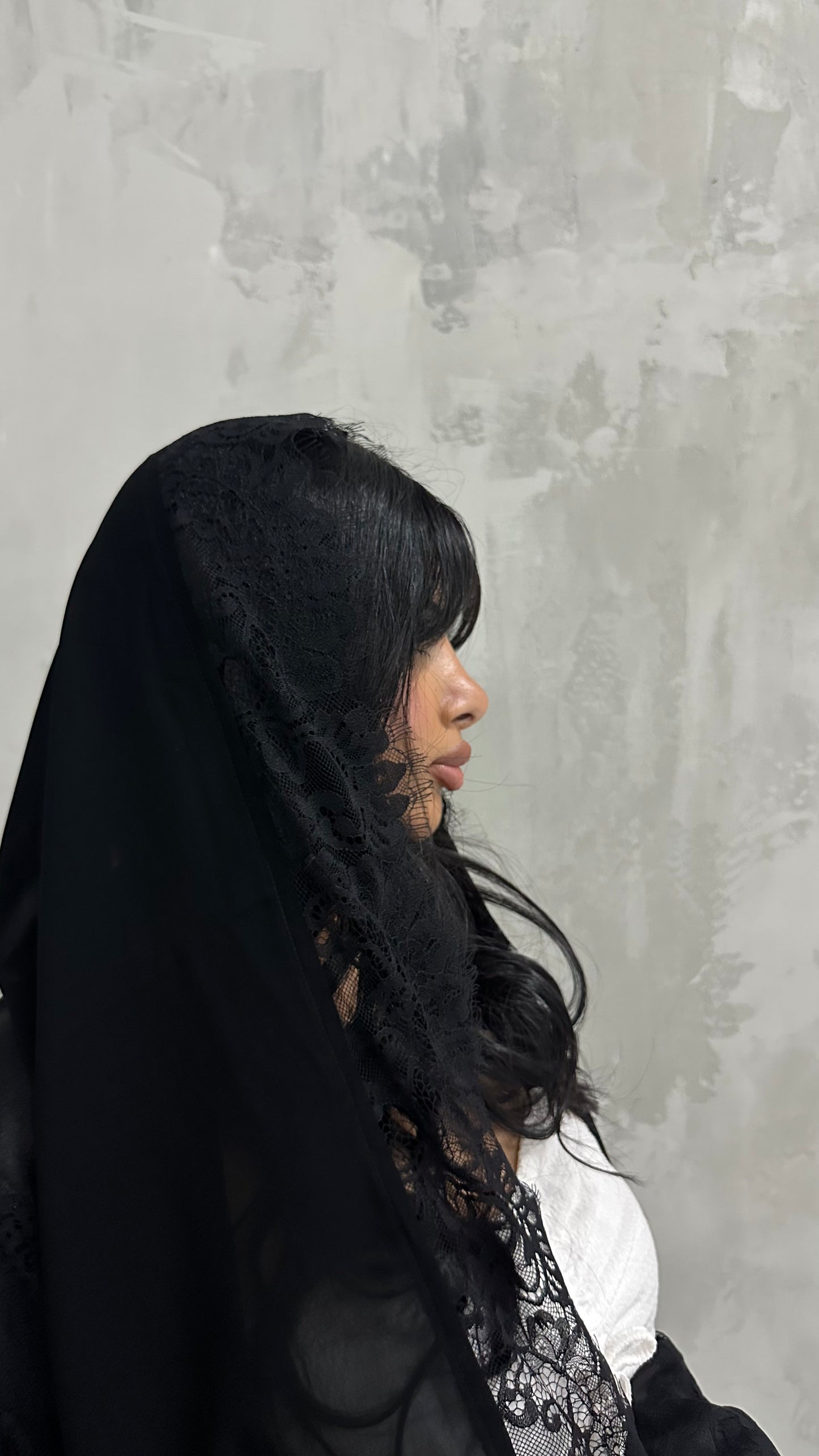 Lace abaya ( تسليم فوري ) !