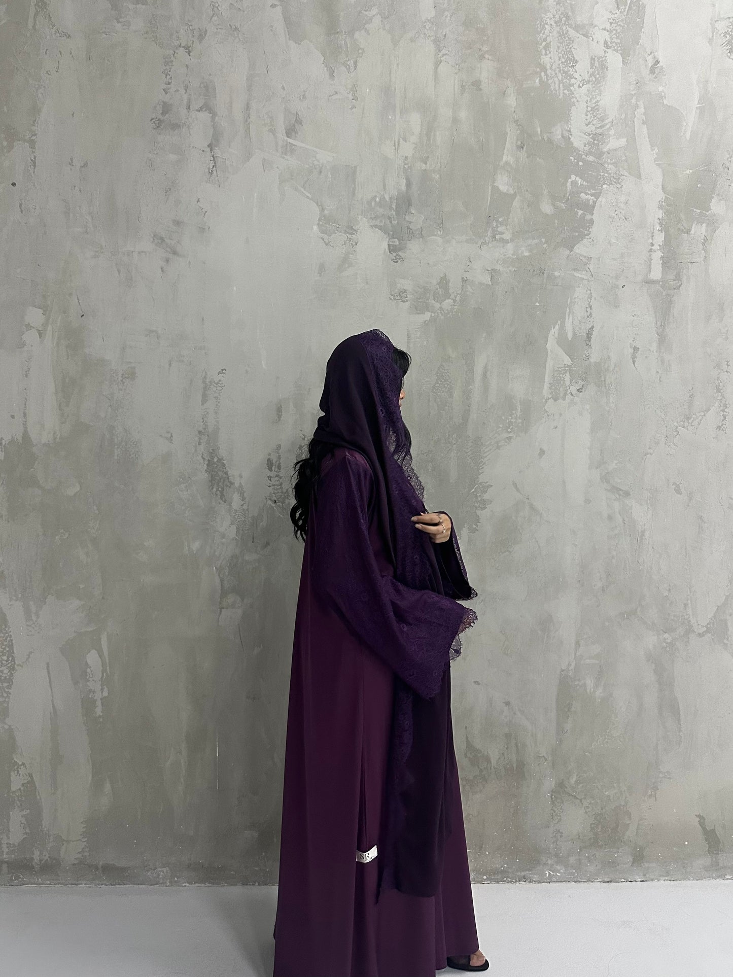 Lace abaya ( تسليم فوري ) !