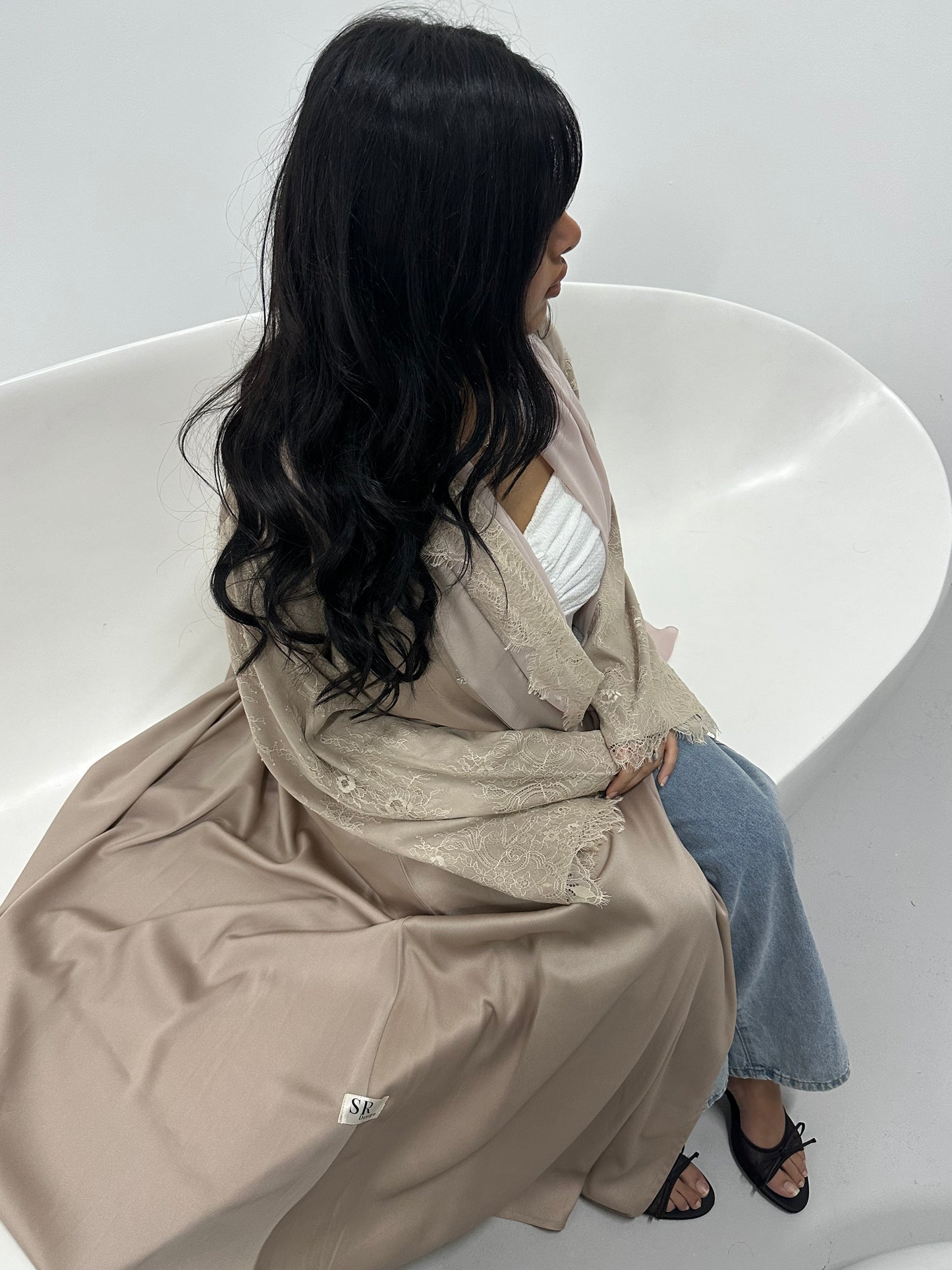 Lace abaya ( تسليم فوري ) !