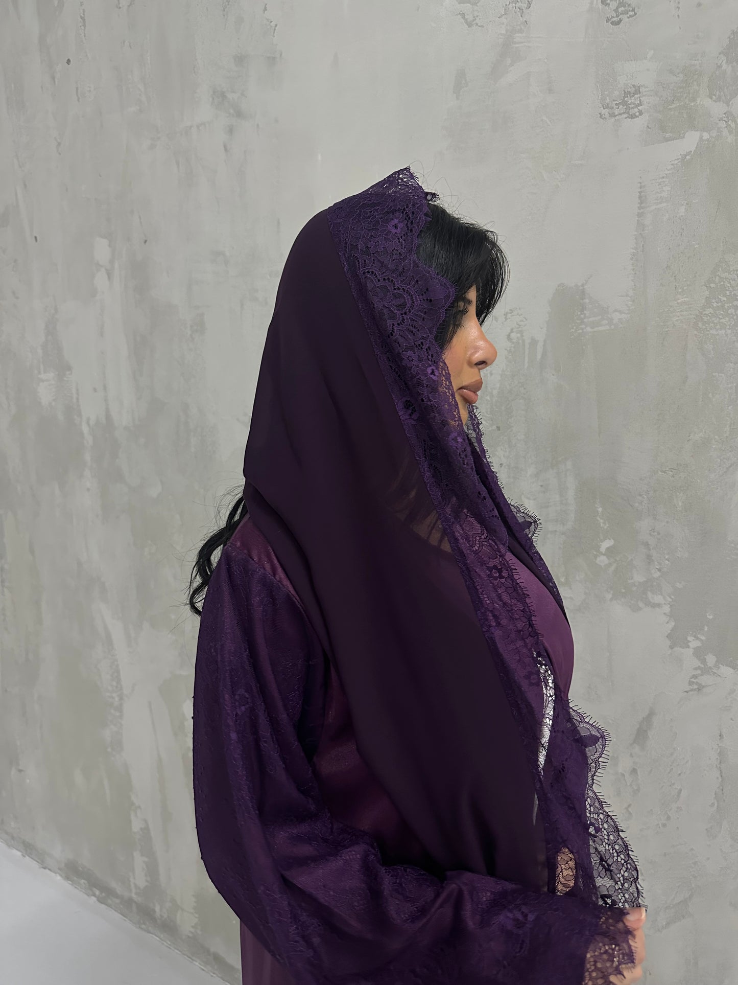 Lace abaya ( تسليم فوري ) !